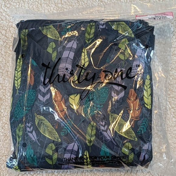 Thirty One Bleacher Blanket Falling Feathers NIP - Picture 3 of 3
